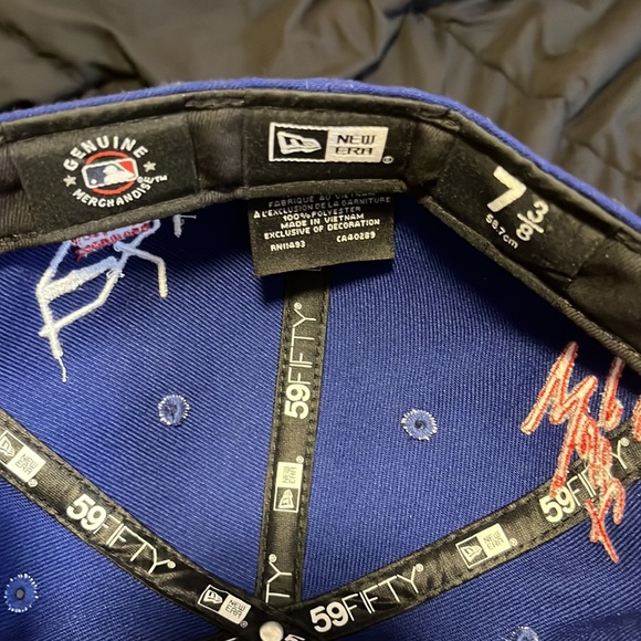 LA Fitted - Picture 5 of 5